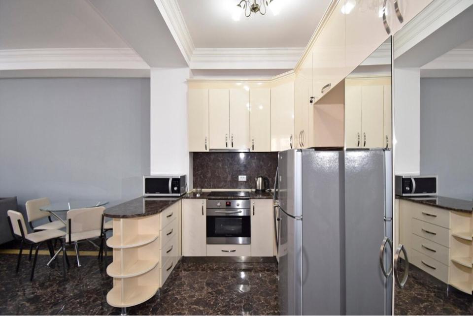Modern Apartment For Rent In Buzand Street Bu944 Ереван Экстерьер фото